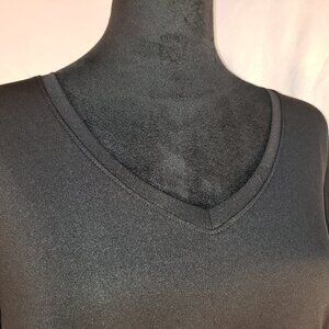 Women's Athletic Works Black V-Neck T-Shirt - Size L